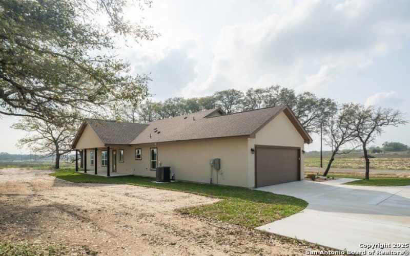 313 Firewheel Loop, Floresville, TX 78114, 3 Bedrooms Bedrooms, ,2 BathroomsBathrooms,Residential,For Sale,313 Firewheel Loop,1878672