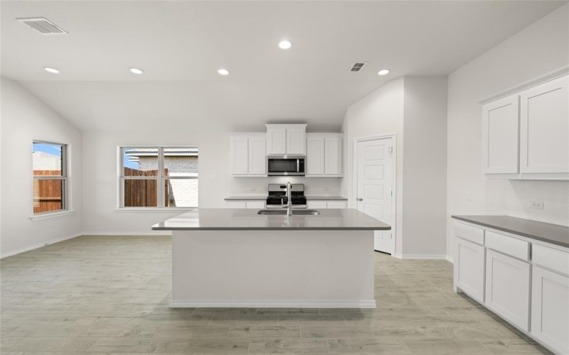 313 Comanche, Cleburne, TX 76033, 4 Habitaciones Habitaciones , ,2 BañosBaños,Residential,En Venta,313 Comanche,0,20979804