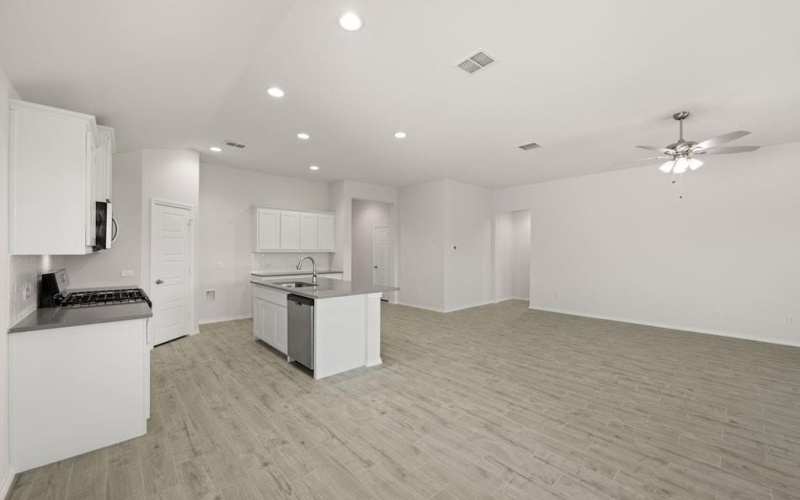 313 Comanche, Cleburne, TX 76033, 4 Habitaciones Habitaciones , ,2 BañosBaños,Residential,En Venta,313 Comanche,0,20979804