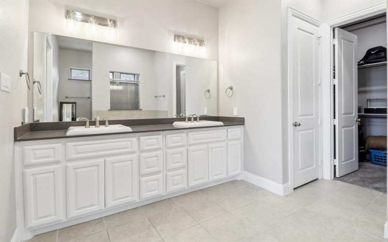 616 Windy Ridge Lane, Rockwall, TX 75087, 5 Habitaciones Habitaciones , ,5 BañosBaños,Residential,En Venta,616 Windy Ridge Lane,20808743