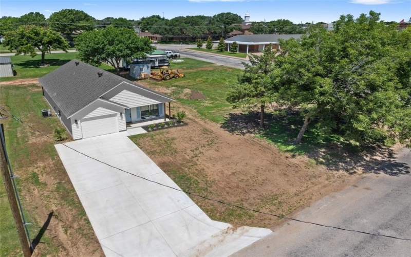 407 S Clay, Henrietta, TX 76365, 3 Bedrooms Bedrooms, ,2 BathroomsBathrooms,Residential,For Sale,407 S Clay,20890502
