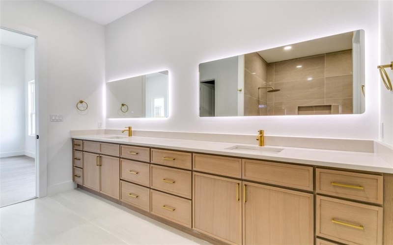 2315 Bussey Drive, Irving, TX 75062, 5 Habitaciones Habitaciones , ,3 BañosBaños,Residential,En Venta,2315 Bussey Drive,20962920