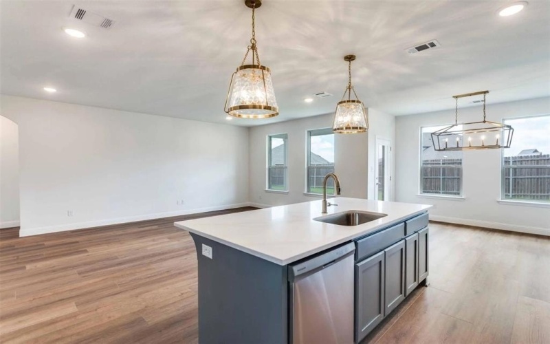 500 Lakeway Lane, Justin, TX 76247, 3 Habitaciones Habitaciones , ,2 BañosBaños,Residential,En Venta,500 Lakeway Lane,20980327