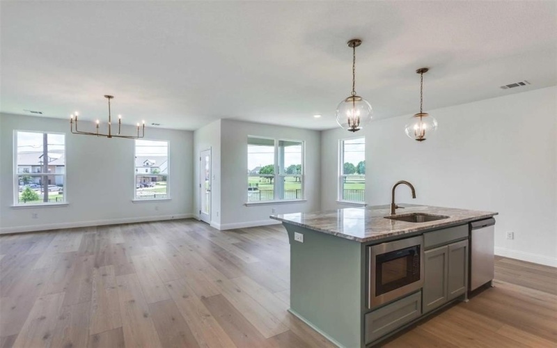 304 Ridge Drive, Justin, TX 76247, 3 Habitaciones Habitaciones , ,2 BañosBaños,Residential,En Venta,304 Ridge Drive,20980335