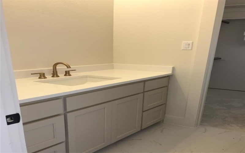 1009 Old Oaks Court, Weatherford, TX 76087, 4 Bedrooms Bedrooms, ,5 BathroomsBathrooms,Residential,For Sale,1009 Old Oaks Court,0,20978308