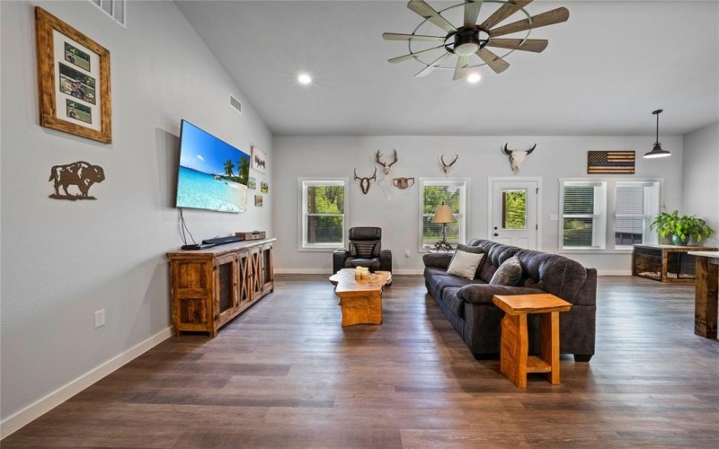 6956 Fm 36 S, Quinlan, TX 75474, 4 Habitaciones Habitaciones , ,3 BañosBaños,Residential,En Venta,6956 Fm 36 S,20979513