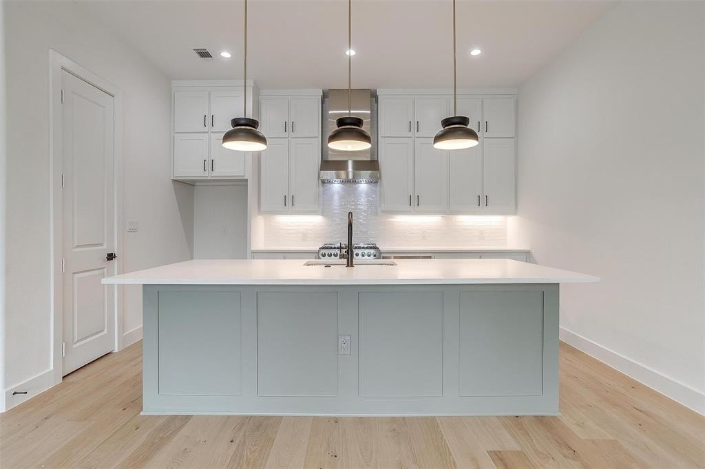 123 Thornton Street, Arlington, TX 76013, 2 Bedrooms Bedrooms, ,2 BathroomsBathrooms,Residential,For Sale,123 Thornton Street,20980178