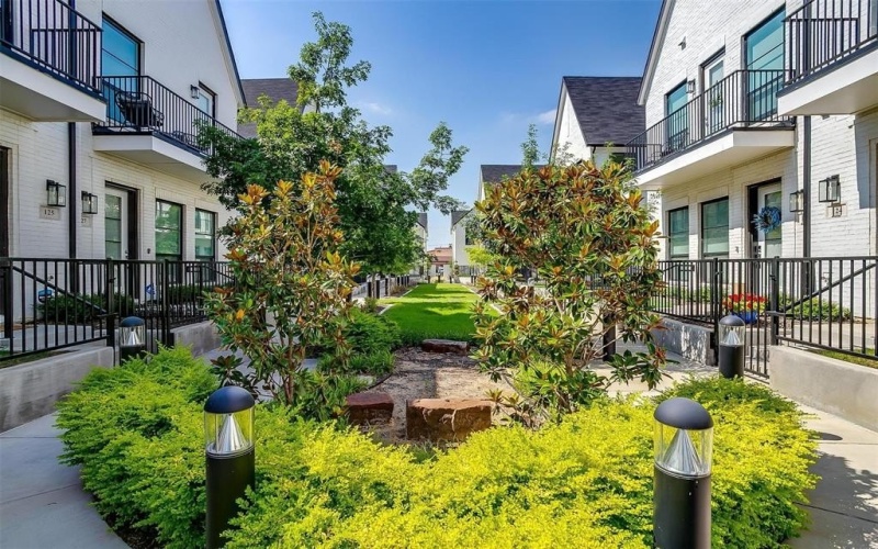 123 Thornton Street, Arlington, TX 76013, 2 Bedrooms Bedrooms, ,2 BathroomsBathrooms,Residential,For Sale,123 Thornton Street,20980178