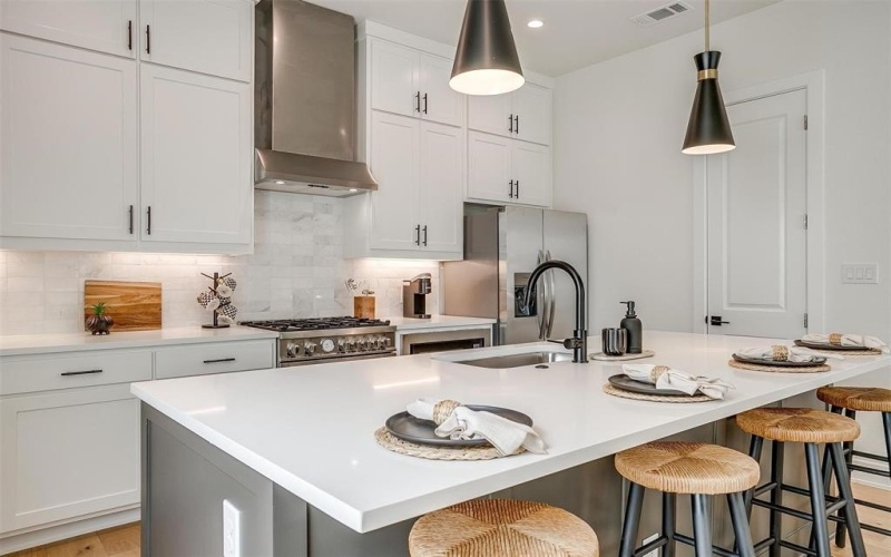 123 Thornton Street, Arlington, TX 76013, 2 Bedrooms Bedrooms, ,2 BathroomsBathrooms,Residential,For Sale,123 Thornton Street,20980178