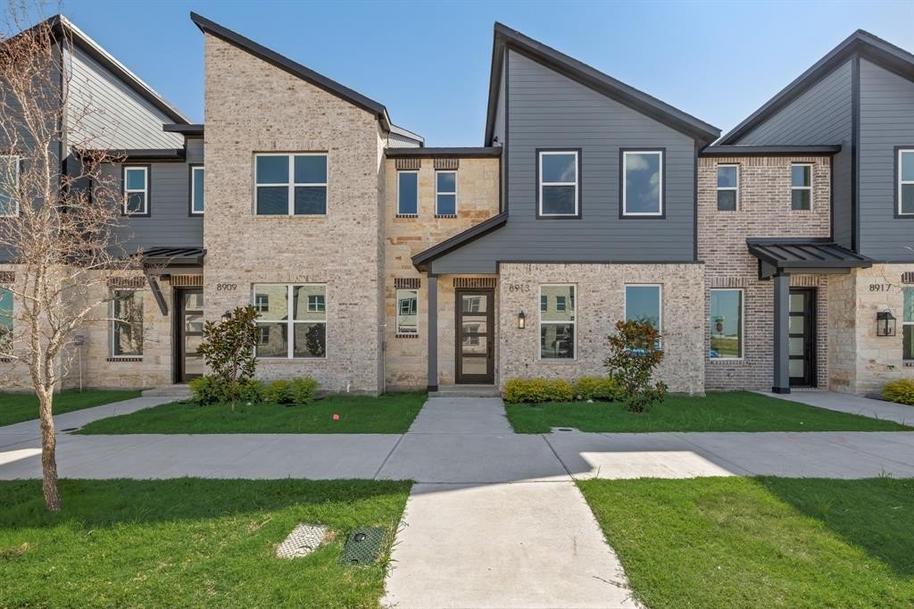 8913 Lowell Street, Rowlett, TX 75089, 3 Bedrooms Bedrooms, ,2 BathroomsBathrooms,Residential,For Sale,8913 Lowell Street,20980431