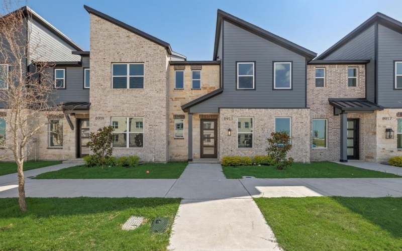 8913 Lowell Street, Rowlett, TX 75089, 3 Bedrooms Bedrooms, ,2 BathroomsBathrooms,Residential,For Sale,8913 Lowell Street,20980431