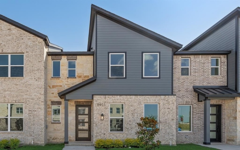 8913 Lowell Street, Rowlett, TX 75089, 3 Bedrooms Bedrooms, ,2 BathroomsBathrooms,Residential,For Sale,8913 Lowell Street,20980431