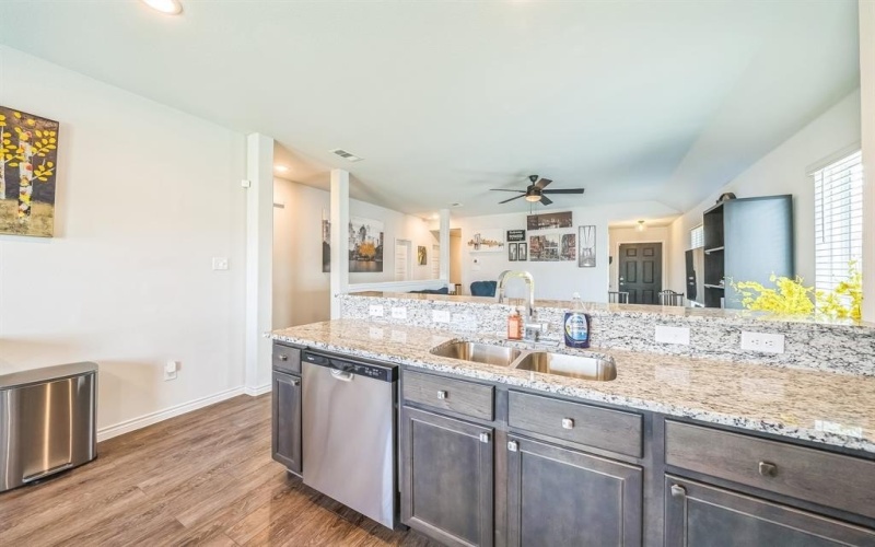 433 Woodhouse Way, Everman, TX 76140, 3 Habitaciones Habitaciones , ,2 BañosBaños,Residential,En Venta,433 Woodhouse Way,20980447