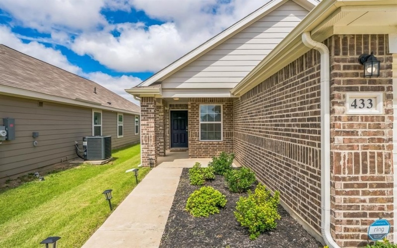 433 Woodhouse Way, Everman, TX 76140, 3 Habitaciones Habitaciones , ,2 BañosBaños,Residential,En Venta,433 Woodhouse Way,20980447