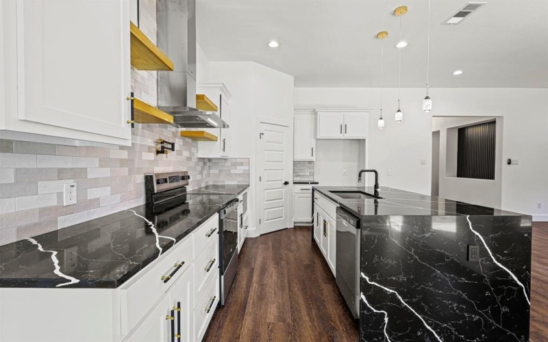 2602 Fatima Avenue, Dallas, TX 75241, 4 Bedrooms Bedrooms, ,2 BathroomsBathrooms,Residential,For Sale,2602 Fatima Avenue,0,20980451