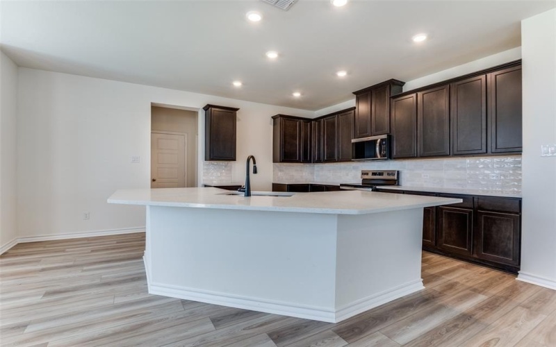 1514 Newsted Drive, Seagoville, TX 75159, 3 Bedrooms Bedrooms, ,2 BathroomsBathrooms,Residential,For Sale,1514 Newsted Drive,0,20980701