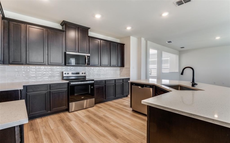1514 Newsted Drive, Seagoville, TX 75159, 3 Bedrooms Bedrooms, ,2 BathroomsBathrooms,Residential,For Sale,1514 Newsted Drive,0,20980701