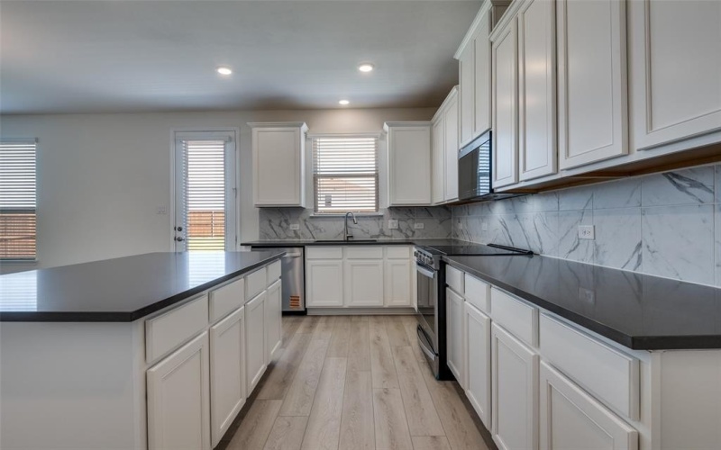 1512 Newsted Drive, Seagoville, TX 75159, 3 Bedrooms Bedrooms, ,2 BathroomsBathrooms,Residential,For Sale,1512 Newsted Drive,0,20980744