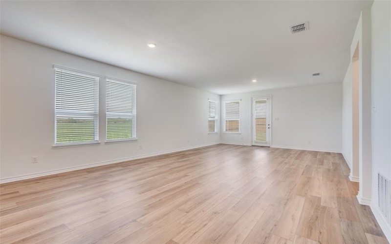 1518 Newsted Drive, Seagoville, TX 75159, 3 Bedrooms Bedrooms, ,2 BathroomsBathrooms,Residential,For Sale,1518 Newsted Drive,0,20980837
