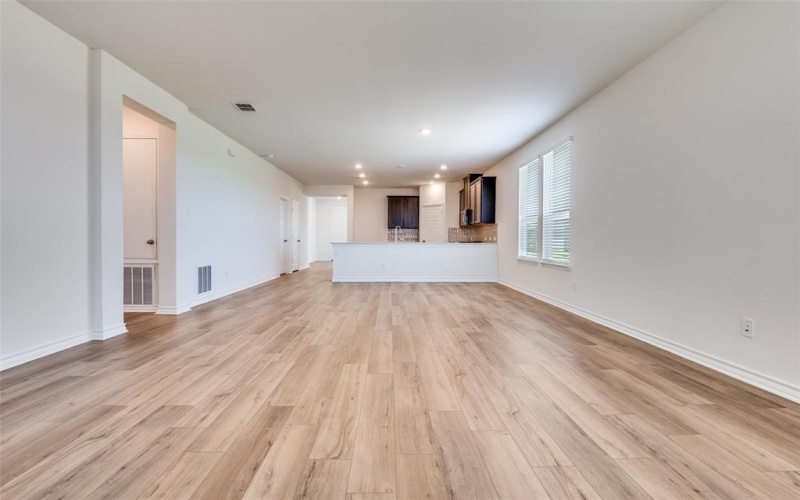 1518 Newsted Drive, Seagoville, TX 75159, 3 Bedrooms Bedrooms, ,2 BathroomsBathrooms,Residential,For Sale,1518 Newsted Drive,0,20980837