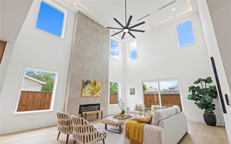 1706 Homeland Street, Dallas, TX 75212, 5 Bedrooms Bedrooms, ,5 BathroomsBathrooms,Residential,For Sale,1706 Homeland Street,20980881