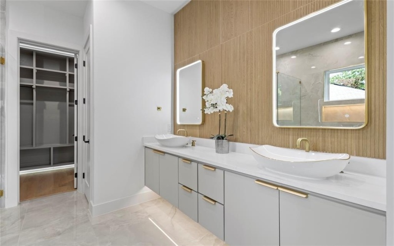 1706 Homeland Street, Dallas, TX 75212, 5 Bedrooms Bedrooms, ,5 BathroomsBathrooms,Residential,For Sale,1706 Homeland Street,20980881