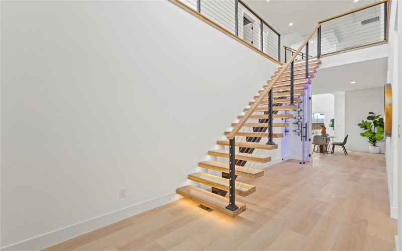 1706 Homeland Street, Dallas, TX 75212, 5 Bedrooms Bedrooms, ,5 BathroomsBathrooms,Residential,For Sale,1706 Homeland Street,20980881
