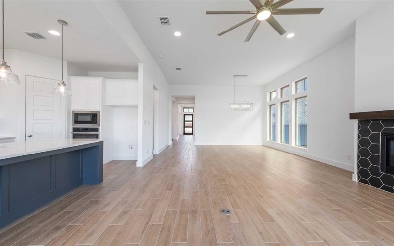 233 Bee Balm Road, McKinney, TX 75071, 4 Habitaciones Habitaciones , ,3 BañosBaños,Residential,En Venta,233 Bee Balm Road,0,20980905
