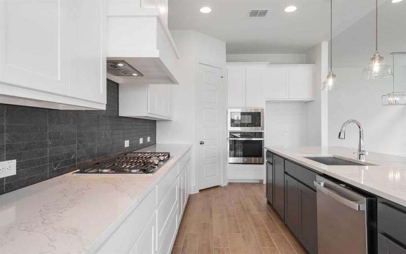 233 Bee Balm Road, McKinney, TX 75071, 4 Habitaciones Habitaciones , ,3 BañosBaños,Residential,En Venta,233 Bee Balm Road,0,20980905