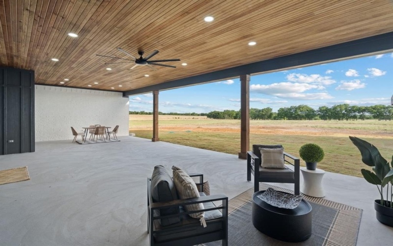 12100 Riek Road, Krum, TX 76249, 5 Bedrooms Bedrooms, ,5 BathroomsBathrooms,Residential,For Sale,12100 Riek Road,20981087