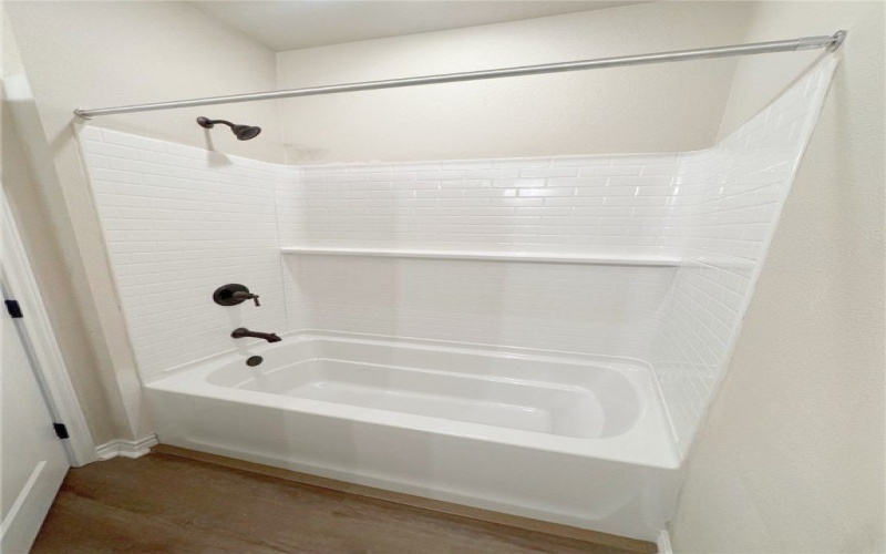 2409 Blessed Street, Corpus Christi, TX 78418, 4 Habitaciones Habitaciones , ,3 BañosBaños,Residential,En Venta,2409 Blessed Street,452306