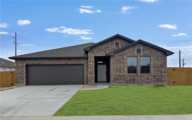 2409 Blessed Street, Corpus Christi, TX 78418, 4 Habitaciones Habitaciones , ,3 BañosBaños,Residential,En Venta,2409 Blessed Street,452306