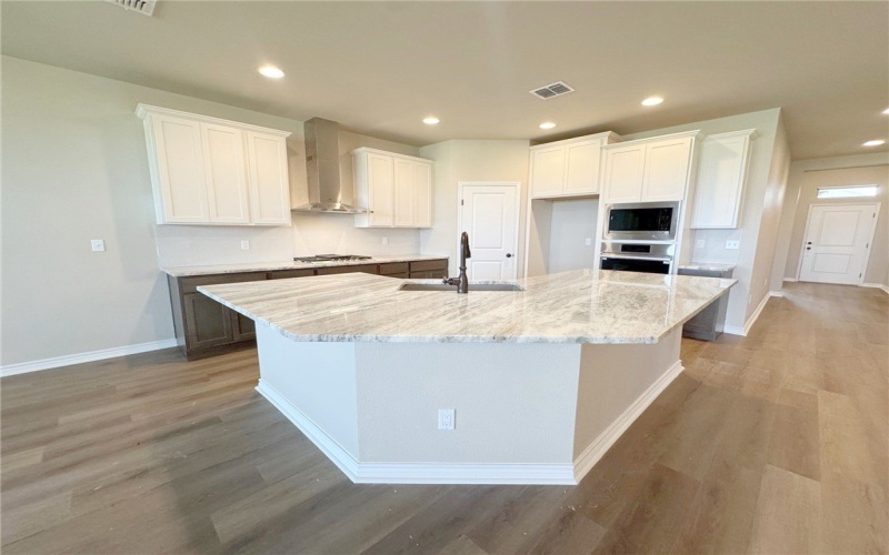 2409 Blessed Street, Corpus Christi, TX 78418, 4 Habitaciones Habitaciones , ,3 BañosBaños,Residential,En Venta,2409 Blessed Street,452306