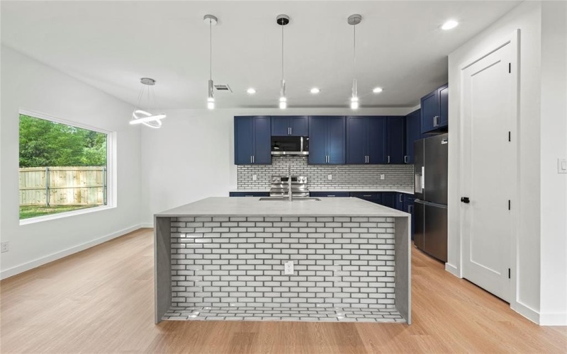 3403 Mundy Drive, Dallas, TX 75216, 5 Bedrooms Bedrooms, ,2 BathroomsBathrooms,Residential,For Sale,3403 Mundy Drive,20981246