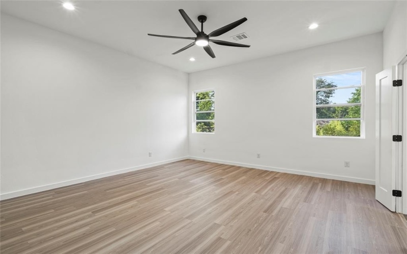 3403 Mundy Drive, Dallas, TX 75216, 5 Bedrooms Bedrooms, ,2 BathroomsBathrooms,Residential,For Sale,3403 Mundy Drive,20981246