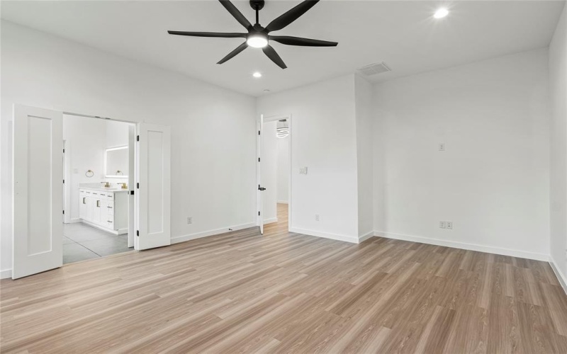 3403 Mundy Drive, Dallas, TX 75216, 5 Bedrooms Bedrooms, ,2 BathroomsBathrooms,Residential,For Sale,3403 Mundy Drive,20981246
