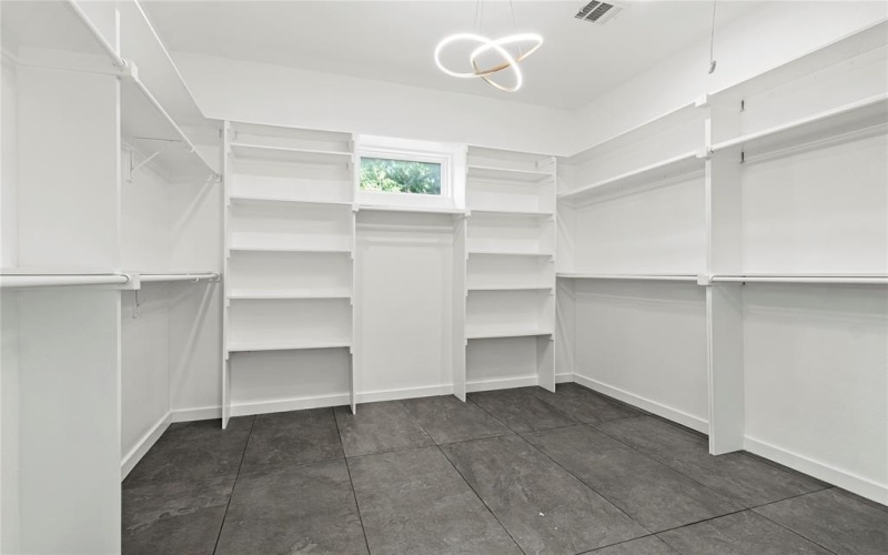 3403 Mundy Drive, Dallas, TX 75216, 5 Bedrooms Bedrooms, ,2 BathroomsBathrooms,Residential,For Sale,3403 Mundy Drive,20981246