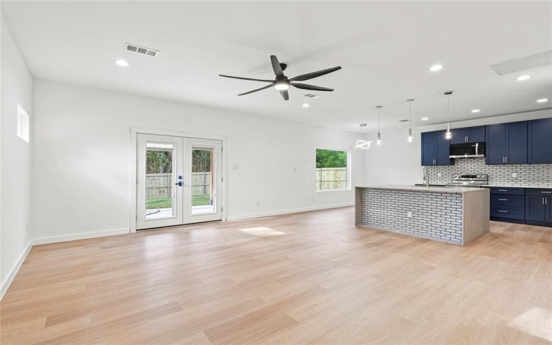 3403 Mundy Drive, Dallas, TX 75216, 5 Bedrooms Bedrooms, ,2 BathroomsBathrooms,Residential,For Sale,3403 Mundy Drive,20981246