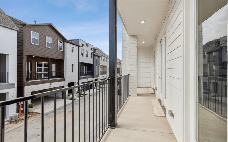 2518 Carmelita Street, Dallas, TX 75212, 3 Bedrooms Bedrooms, ,2 BathroomsBathrooms,Residential,For Sale,2518 Carmelita Street,20981368