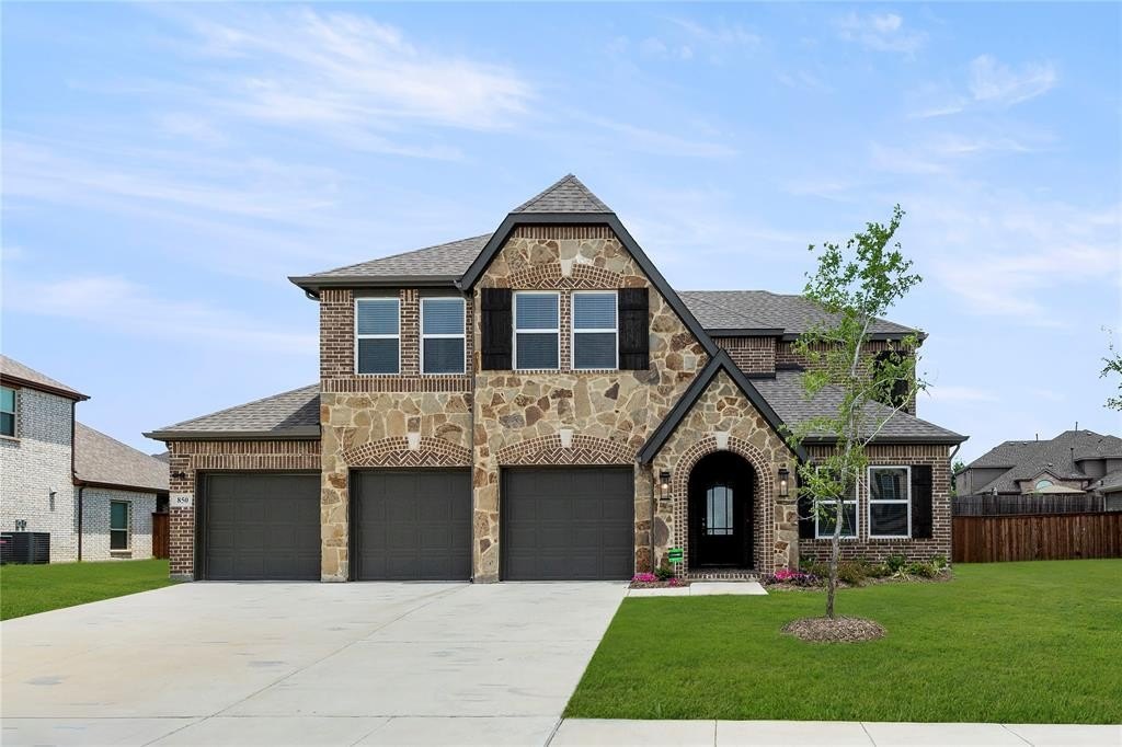 850 Blue Heron Drive, Forney, TX 75126, 5 Bedrooms Bedrooms, ,5 BathroomsBathrooms,Residential,For Sale,850 Blue Heron Drive,20979871