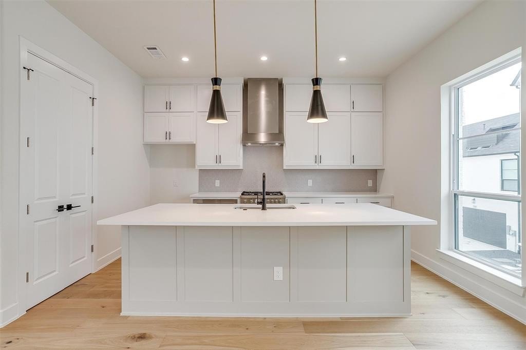 127 Vista Lane, Arlington, TX 76013, 3 Bedrooms Bedrooms, ,2 BathroomsBathrooms,Residential,For Sale,127 Vista Lane,20979946