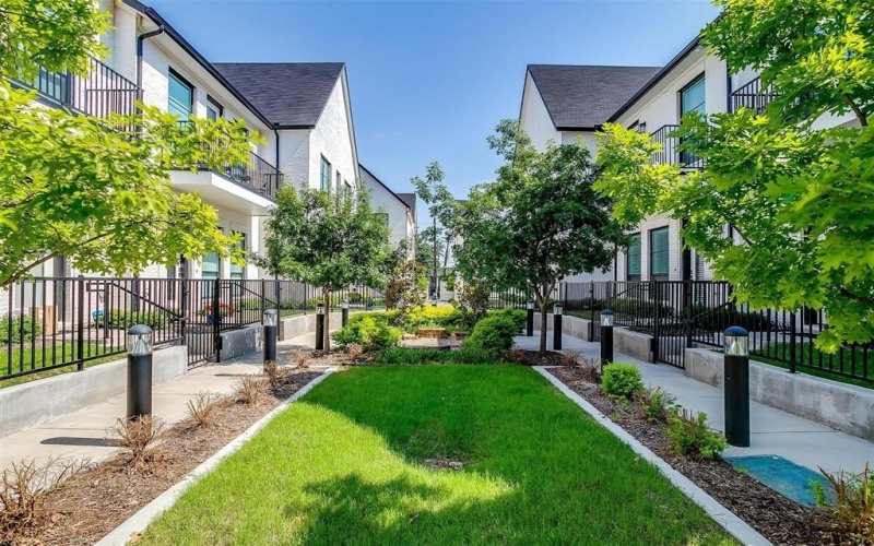 127 Vista Lane, Arlington, TX 76013, 3 Bedrooms Bedrooms, ,2 BathroomsBathrooms,Residential,For Sale,127 Vista Lane,20979946