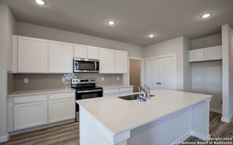 9986 Forestier Grn, San Antonio, TX 78221, 4 Bedrooms Bedrooms, ,2 BathroomsBathrooms,Residential,For Sale,9986 Forestier Grn,1878714