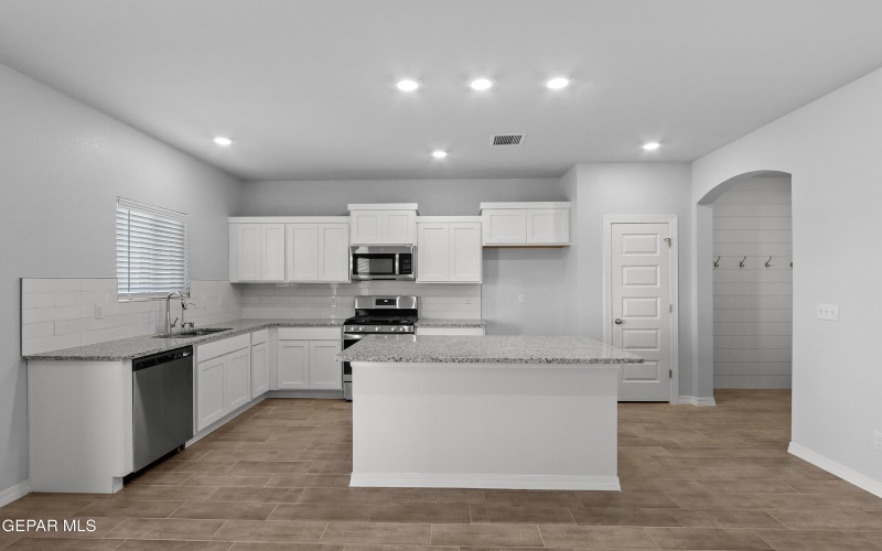 13972 Thunder Sky Avenue, El Paso, TX 79928, 4 Habitaciones Habitaciones , ,2 BañosBaños,Residential,En Venta,13972 Thunder Sky Avenue,925309
