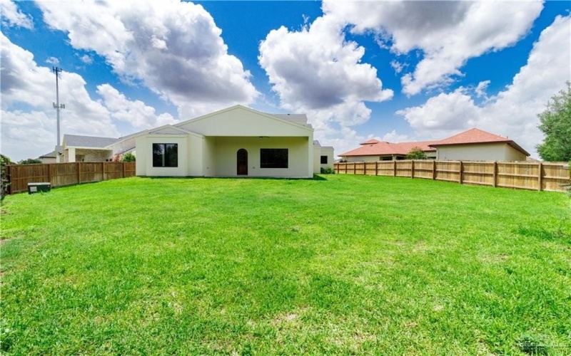 8151 N 55th Lane, McAllen, TX 78504, 4 Habitaciones Habitaciones , ,3 BañosBaños,Residential,En Venta,8151 N 55th Lane,474580