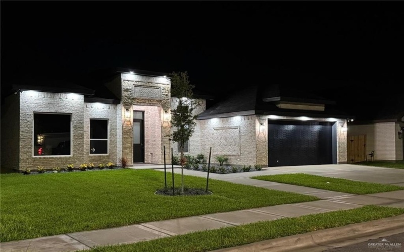 3807 Crimson Street, Mission, TX 78574, 3 Bedrooms Bedrooms, ,2 BathroomsBathrooms,Residential,For Sale,3807 Crimson Street,474601