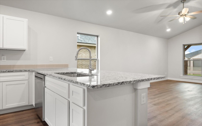 1312 N Colton Avenue, Lubbock, TX 79416, 3 Habitaciones Habitaciones , ,2 BañosBaños,Residential,En Venta,1312 N Colton Avenue,202556889