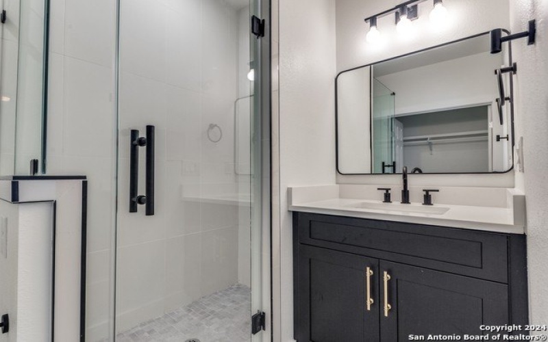 207 Gravel St #101, San Antonio, TX 78203, 3 Habitaciones Habitaciones , ,2 BañosBaños,Residential,En Venta,207 Gravel St,0,1878859