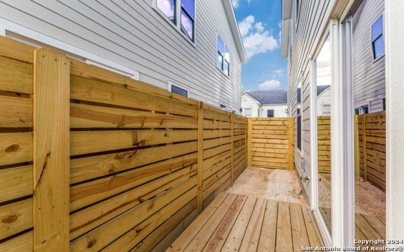 207 Gravel St #101, San Antonio, TX 78203, 3 Habitaciones Habitaciones , ,2 BañosBaños,Residential,En Venta,207 Gravel St,0,1878859