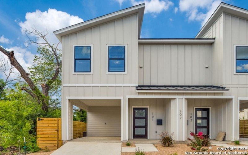 207 Gravel St #101, San Antonio, TX 78203, 3 Habitaciones Habitaciones , ,2 BañosBaños,Residential,En Venta,207 Gravel St,0,1878859